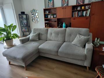 Leuke gratis bank Scandinavisch design.