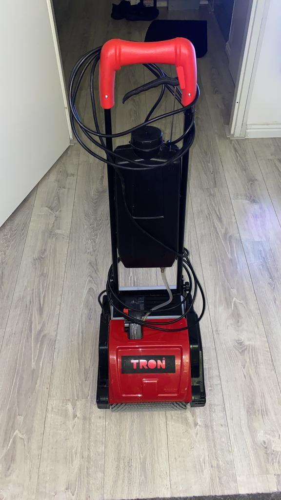 Tapijtreiniging & schrobmachine TRON, Doe-het-zelf en Verbouw, Reinigingsmachines, Zo goed als nieuw, Ophalen of Verzenden