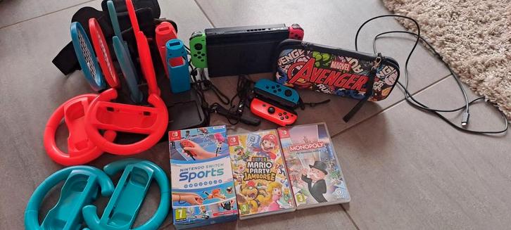 Nette Nintendo Switch met accessoires en games, Spelcomputers en Games, Games | Nintendo Switch, Zo goed als nieuw, Sport, 3 spelers of meer