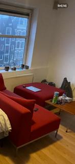 Ligne Roset hocker - Rood, Huis en Inrichting, Ophalen, Gebruikt, Design, Vierkant