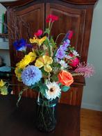 Zijden bloemen in rookglas vaas, Huis en Inrichting, Ophalen of Verzenden, Gebruikt, Binnen