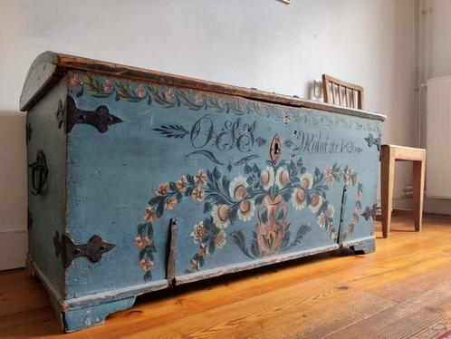 Antieke Zweedse bruidskist (1826)., Huis en Inrichting, Woonaccessoires | Kisten, Gebruikt, 50 tot 75 cm, Ophalen