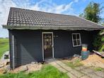Houten bijgebouw 6x8 meter met oversteek en zinken dakgoten, Tuin en Terras, Ophalen, Gebruikt, 3 ramen of meer, Schuur