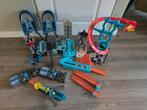 Hot Wheels met looping, bochten, 19 auto's en meer, Kinderen en Baby's, Speelgoed | Racebanen, Ophalen, Gebruikt, Onderdelen, Zelf te bouwen