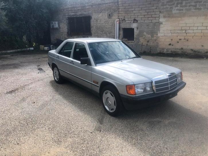 Mercedes 190E 2.0 Automaat met werkende airco, Auto's, Oldtimers, Particulier, Mercedes-Benz, Benzine, Sedan, Automaat, Zilver of Grijs