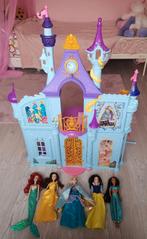 XL Disney Princess kasteel met Barbies ZGAN, Ophalen of Verzenden, Zo goed als nieuw, Barbie