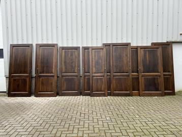 11 stuks antieke eiken deuren beschikbaar voor biedingen