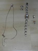 Ketting, 2 oorbellen en horloge, Met strass, Overige materialen, Gebruikt, Ophalen of Verzenden