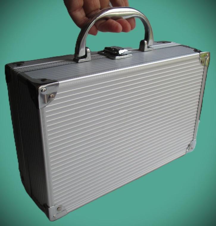 Make-up Koffer~Zilver kleur Beautycase~Reis koffertje Make, Sieraden, Tassen en Uiterlijk, Beautycases, Zo goed als nieuw, Overige kleuren