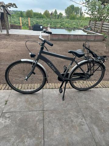 Te koop nette jongensfiets 28 inch beschikbaar voor biedingen