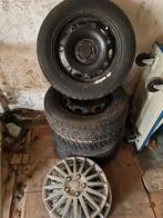 Winterbanden 14 inch met wieldoppen, Auto diversen, Wieldoppen, Ophalen, Gebruikt