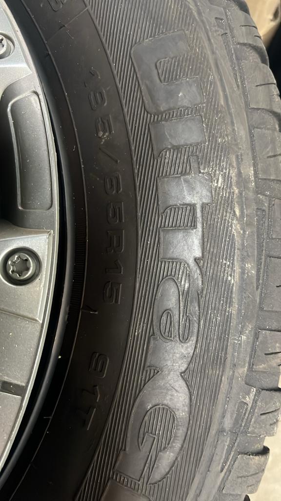 Winterbanden op stalen velgen 195/65R15, Auto-onderdelen, Banden en Velgen, Banden en Velgen, Winterbanden, 15 inch, 195 mm, Personenwagen