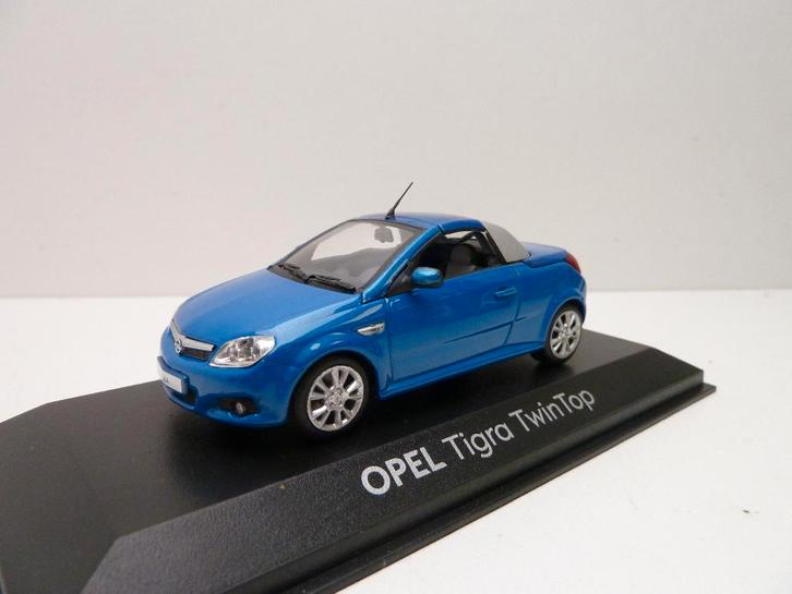 Opel Tigra Twintop   ''  Minichamps '', Hobby en Vrije tijd, Modelauto's | 1:43, Zo goed als nieuw, Auto, MiniChamps, Ophalen of Verzenden