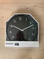 Nieuwe IKEA Bondis Klok - Zwart, Ophalen of Verzenden, Nieuw, Analoog, Wandklok