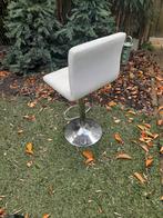 Barkruk wit kunst leer zonder gebruikssporen, Huis en Inrichting, Barkrukken, Ophalen, In hoogte verstelbaar, 60 tot 90 cm, Zo goed als nieuw