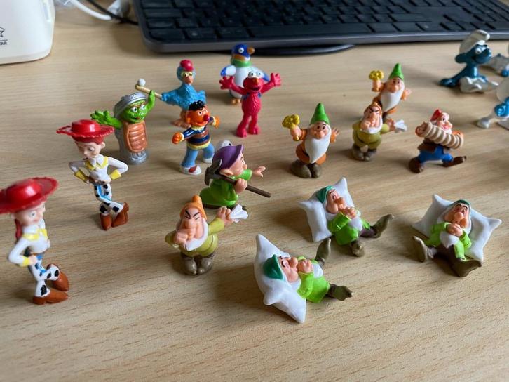 Dwergen en sesamstraat poppetjes, Verzamelen, Poppetjes en Figuurtjes, Zo goed als nieuw, Ophalen