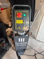 Tyre on poets/banden/autobrug 230v, Auto diversen, Ophalen, Zo goed als nieuw