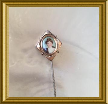 Antieke foto speld, portret beschikbaar voor biedingen