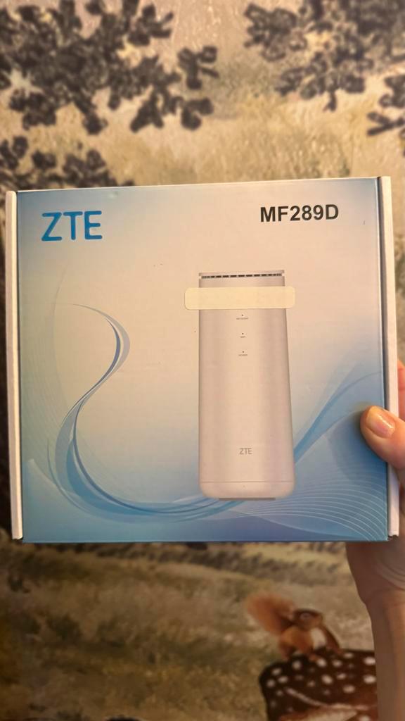 ZTE MF289D Router - Zo goed als nieuw!, Computers en Software, Routers en Modems, Zo goed als nieuw, Router, Ophalen of Verzenden