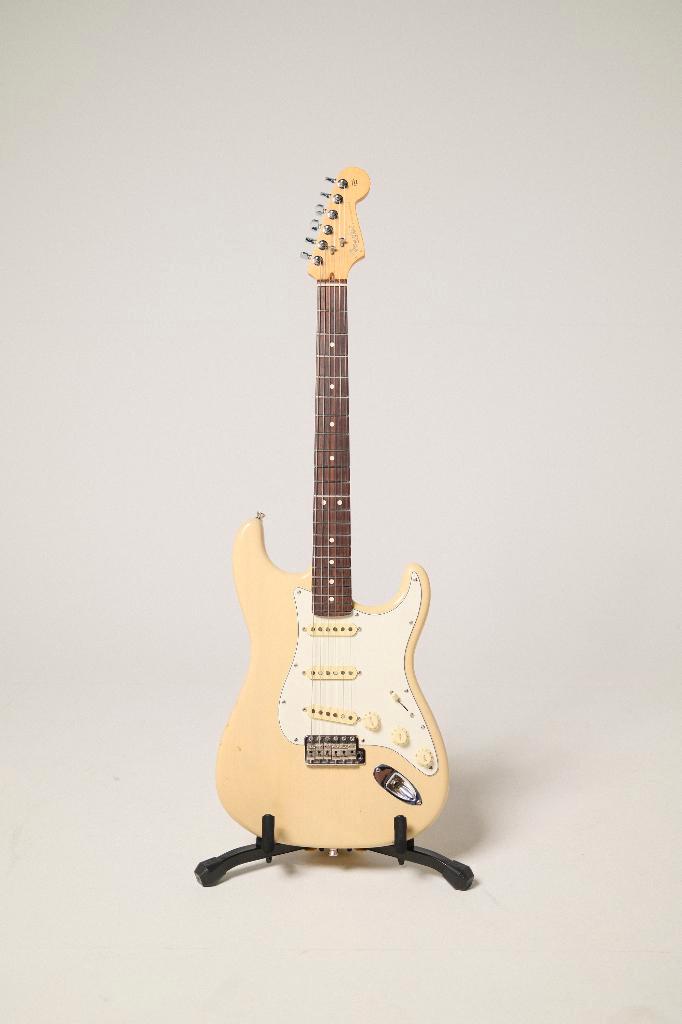 FENDER HIGHWAY ONE STRATOCASTER - 2002, Muziek en Instrumenten, Snaarinstrumenten | Gitaren | Elektrisch, Gebruikt, Solid body