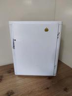 Vintage metalen medicijn-/badkamerkast wit, Huis en Inrichting, Badkamer | Badkamermeubels, (Half)hoge kast, Minder dan 50 cm