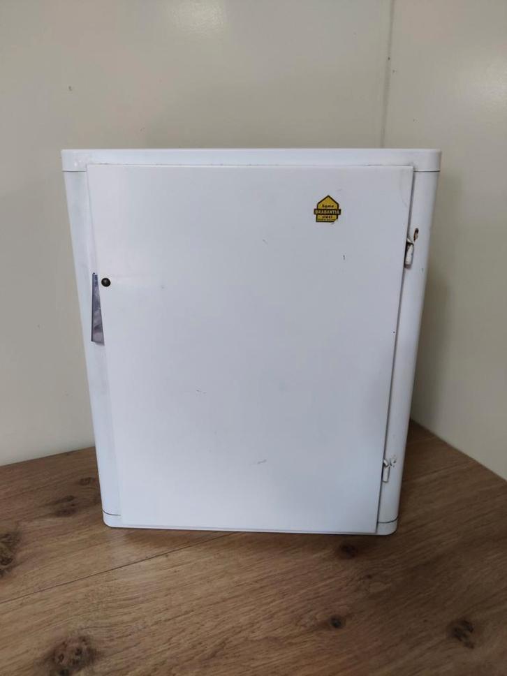 Vintage metalen medicijn-/badkamerkast wit, Huis en Inrichting, Badkamer | Badkamermeubels, Gebruikt, (Half)hoge kast, Minder dan 100 cm