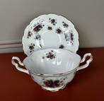 Royal Albert Violetta Soepkom met bijpassende schotel., Antiek en Kunst, Ophalen of Verzenden