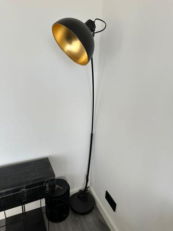 Zwarte industriële stalamp met gouden binnenkap 150 cm beschikbaar voor biedingen