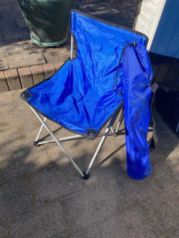 Kampeer stoelen beschikbaar voor biedingen