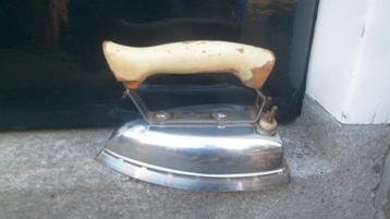 Vintage Ruton strijkijzer strijkbout 220 volt beschikbaar voor biedingen