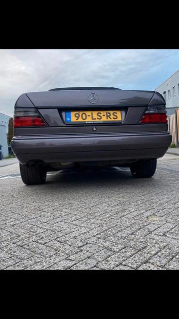 Mercedes W124 facelift achterbumper heel mooi beschikbaar voor biedingen