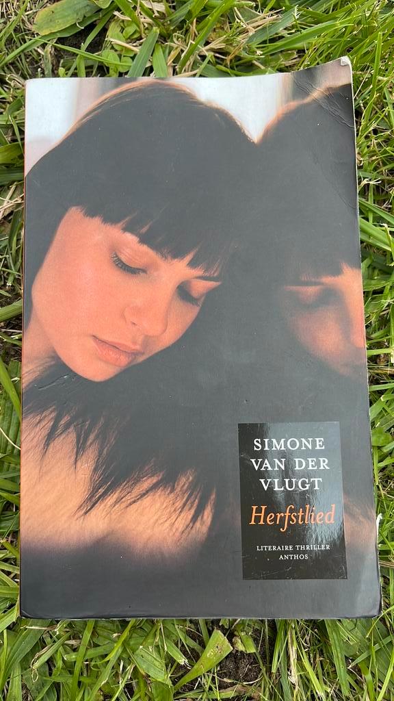 Simone van der Vlugt - Herfstlied, Boeken, Thrillers, Gelezen, Nederland, Ophalen of Verzenden