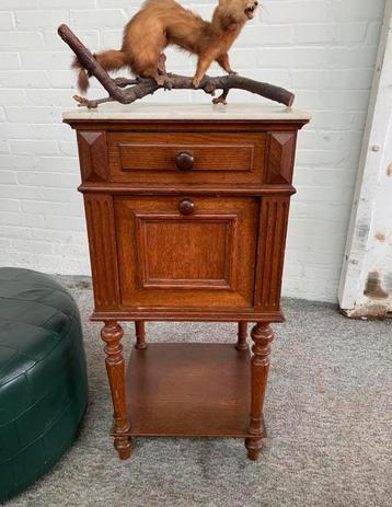 Kast echt antiek biedermeier kastje nachtkastje. beschikbaar voor biedingen