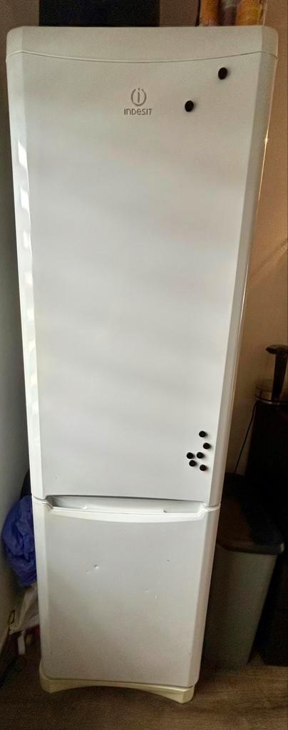 Te koop koelvriescombinatie, Witgoed en Apparatuur, Koelkasten en IJskasten, Zo goed als nieuw, Met aparte vriezer, 200 liter of meer