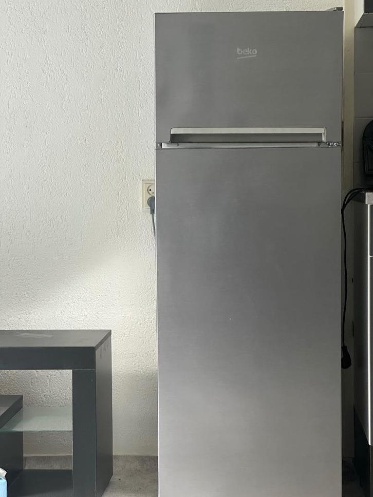 Beko Refrigerator Freezer RDSA 240K30XBN, Witgoed en Apparatuur, Koelkasten en IJskasten, Zo goed als nieuw, Met vriesvak, 200 liter of meer
