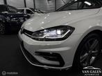 Volkswagen Golf 1.5 TSI R-Line 150pk PANO|LED|MASSAGE|1e EIG, Voorwielaandrijving, Huisgarantie, 4 cilinders, Wit