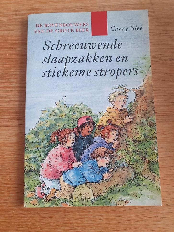 Schreeuwende slaapzakken Carry Slee, Boeken, Kinderboeken | Jeugd | onder 10 jaar, Gelezen, Fictie algemeen, Ophalen of Verzenden