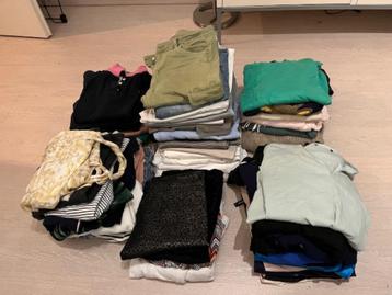 2 zakken vol goede dameskleding M/L beschikbaar voor biedingen