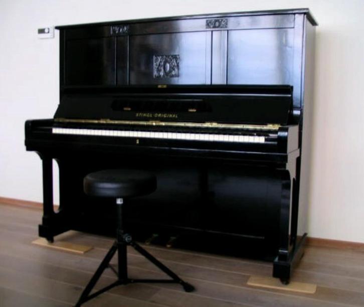 Lang niet bespeelde Stingl-Original piano met -kruk, Muziek en Instrumenten, Piano's, Gebruikt, Piano, Zwart, Hoogglans, Ophalen of Verzenden