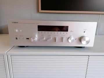 Yamaha netwerk receiver met spotify connect en phono ingang  beschikbaar voor biedingen