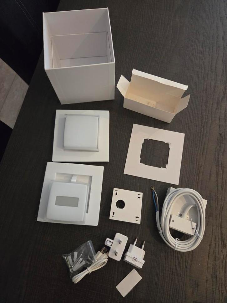 Netatmo Thermostaat + 3 Radiatorknoppen - Nieuw in Doos, Doe-het-zelf en Verbouw, Thermostaten, Nieuw, Slimme thermostaat, Ophalen of Verzenden