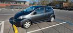 Toyota Aygo 1.0 12V Vvt-i 5DRS 2010 Grijs  Airco, Auto's, Voorwielaandrijving, 4 stoelen, 68 pk, Origineel Nederlands