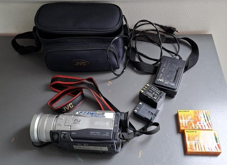 Digitale videocamera, Audio, Tv en Foto, Videocamera's Digitaal, Gebruikt, Camera, Overige soorten, JVC, 8 tot 20x, Ophalen of Verzenden