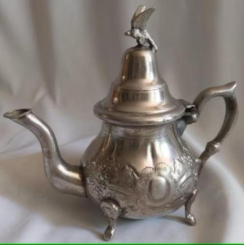 Arabische theepot - Leeuwenpoot - Adelaar - Gesigneerd, Antiek en Kunst, Antiek | Keukenbenodigdheden, Ophalen of Verzenden