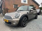Mini Mini 1.6 One Chili ( Navigatie + Climate control ), Voorwielaandrijving, Euro 5, Gebruikt, Zwart