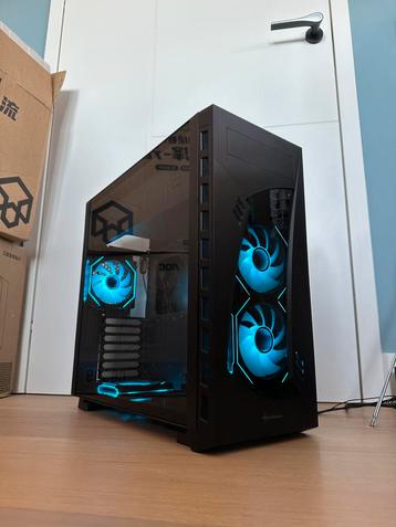 Sharkoon night shark + 5 fans + rgb controller beschikbaar voor biedingen