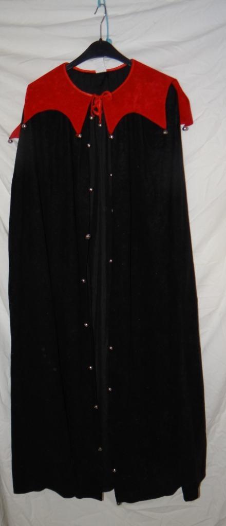 Mooie zwart/rode DRACULA/VAMPIER/NAR cape met belletjes, Kleding | Heren, Carnavalskleding en Feestkleding, Gedragen, Kleding