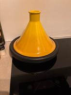 Le Creuset Tajine - Geel, Ophalen of Verzenden, Zo goed als nieuw, Koekenpan of Braadpan, Gietijzer