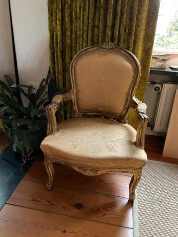 Leuke stoel voor de prinses beschikbaar voor biedingen