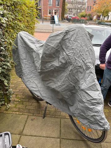 Hoes voor motorfiets beschikbaar voor biedingen